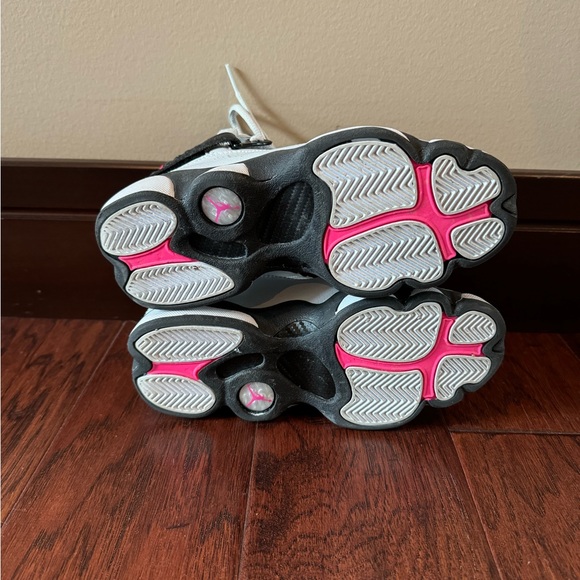Girls Jordan Basketball Shoes - Picture 9 of 16